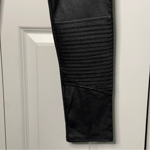 Mud Pie Black Skinny Pants Faux Leather Size Small 'Lollie' Leggings Moto Finch - Picture 2 of 8